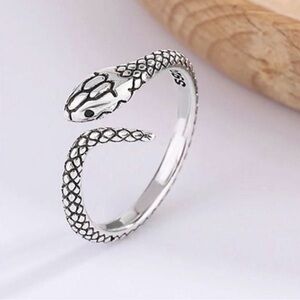The serpent ring in 925 silver
